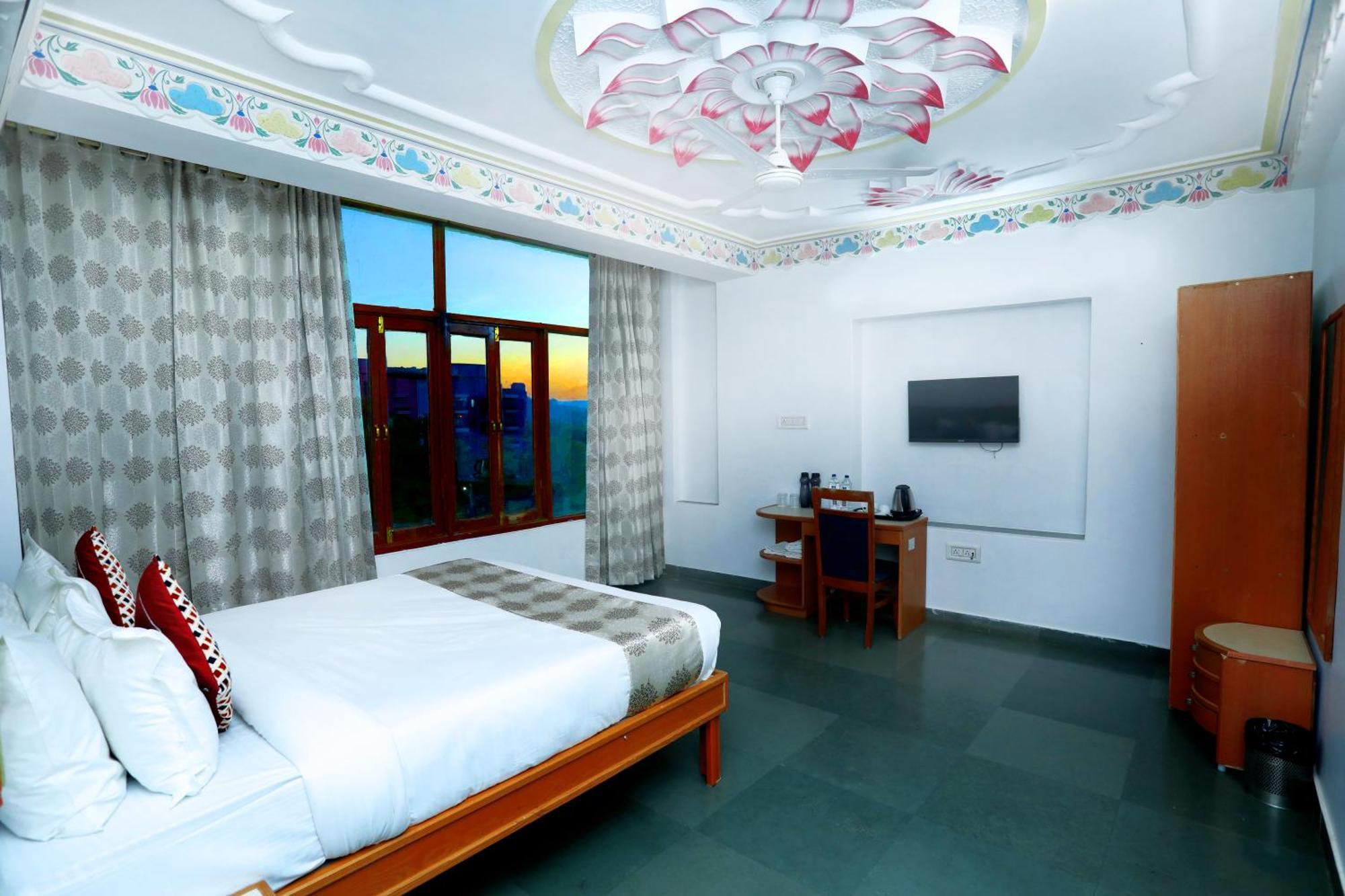 The Kesar Niwas Hotel Udaipur Exterior photo